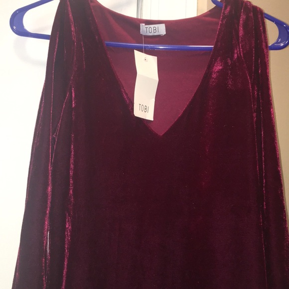 Tobi red velvet open sleeve dress - Picture 2 of 4